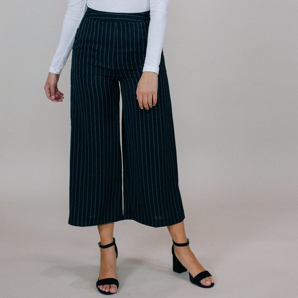Dress Forum Pinstripe Wide Leg Pants in Black - Picture 1 of 2